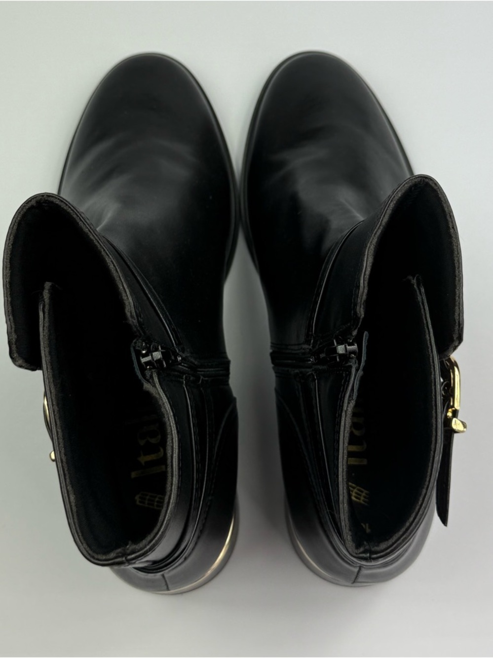 Italian Shoemakers Womens Vienna Block Heel Booties Black Gold - Picture 5 of 6